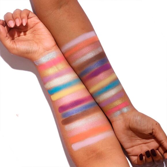 Makeup Revolution Emily In Paris City Of Love Palette - Picture 7 of 8